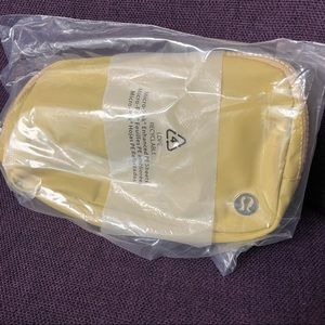 NWT, in packaging, Lululemon Everywhere Belt Bag